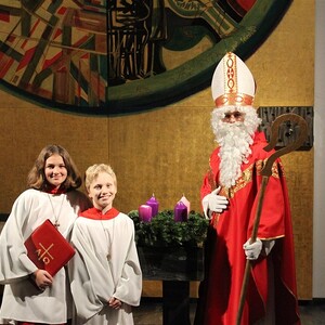 Nikoläuse unterwegs in St. Konrad