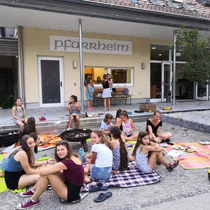 Grillen am Lagerfeuer