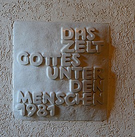 Grundstein im Foyer der Kirche