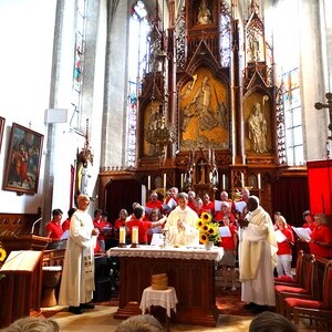 Prediger Abt Bernhard gefällt der Blick ins Kirchenschiff