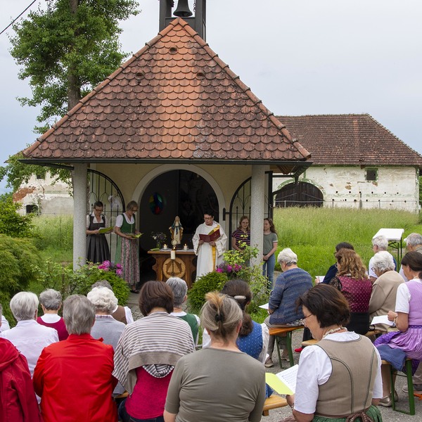 Kapelle Edramsberg / © Pfarrgemeinde Schönering Maiandacht am 23.5.2022