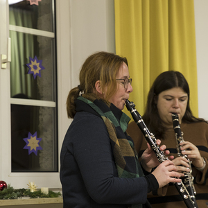 Adventkranzsegnung und Braunauer Adventcafé