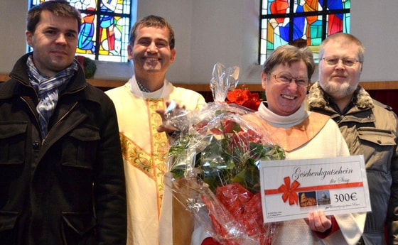 V. l.: Michael Radinger, Pfarrer Reinhard Bell, Elisabeth Strigl, Alfred Alberer.