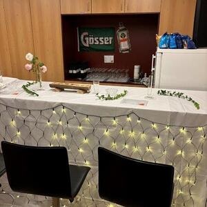 In der Wein- und Spritzerbar ist auch alles vorbereitet.